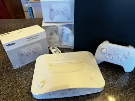 Analogue 650245034119 3d White N64 With 2 Matching 8bitdo Controllers