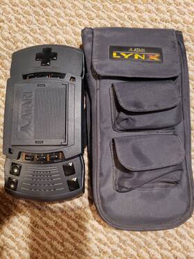 Atari Pag-0401 Lynx Ii Handheld System With Pouch Case 1 Game And Sun Visor Screen Guard