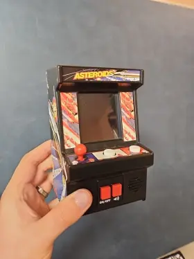 09563 Basic Fun 09542 1979 Atari Retro Astroids Classic Mini Arcade Game #09563 80s Style Tested
