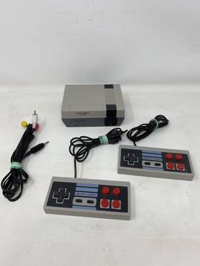 Entertainment System Hst-838 Nintendo Clone 600 Games Model W Controllers And A/v
