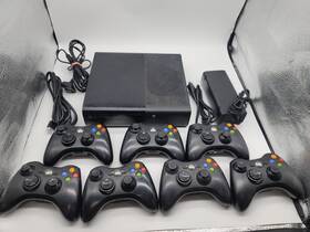 Microsoft 014586445108 Xbox 360 E Model 1538 With 7 Controllers For Parts Read Description Powers On