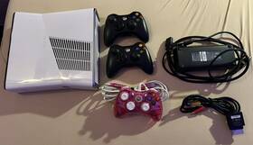 Microsoft 048065523943 Xbox 360s Console -white Model 1439 With Controllers And Power Cord