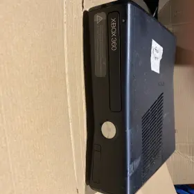 05686751222762724543 Microsoft Xbox 360 S Console Model 1439 Only - For Parts / Repair