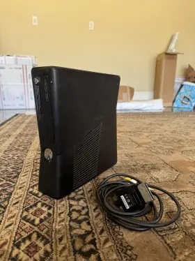 Microsoft 072639111608 Xbox 360 S Console For Parts Powers On No Signal