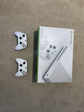 Microsoft 09848441137251273816 Xbox One S 500 Gb With Power Cord Hdmi Cable And 2 Controllers