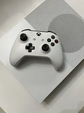 14131881224979393016 Microsoft 10 Xbox One S Digital 2019 Version Includes Console Controller Cords. Great Cond