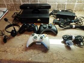 Microsoft 128486 Xbox 360 S With Kinect 4gb Black Console 3 Remote Controllers