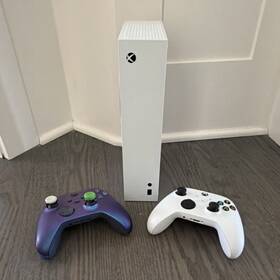 Microsoft 149143513038015214917 Xbox Series S Console White Two Controllers Hdmi
