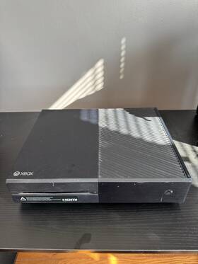Microsoft 156437244448 Used Xbox One 500gb Console - Black With Controller No Box