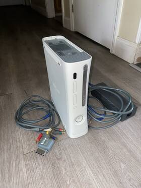 Microsoft 218715473005 Xbox 360 Red Ring Of Death Rrod Console With Cords For Parts Only