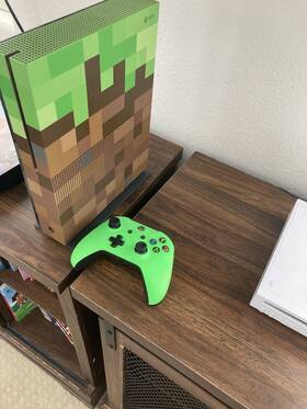 Microsoft 23c-00001 Xbox One S Minecraft Limited Edition Bundle 1tb Green And Brown Console