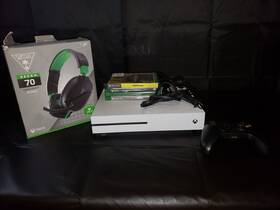 Microsoft 23l00026bcn Xbox One S 1tb Disc Version Turtle Beach Headset 4 Games 1 Controller
