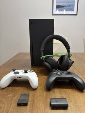 Microsoft 267773 Xbox Series X Bundle 2 Controllers 1tb Memory Card Headset Batter