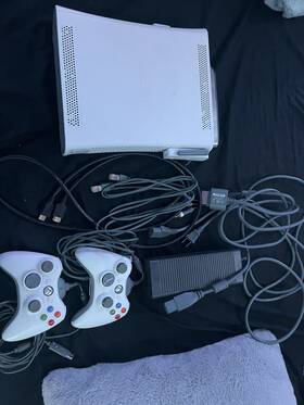 Microsoft 360p-mw-4-x-c Xbox 360 Pro 4gb 2k6 Bundle - White