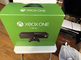 Microsoft 5c7-00076 Xbox One Console 1tb Call Of Duty Limited Edition Remote - Works Perfect