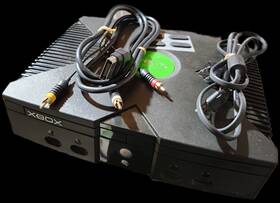 Microsoft 6177421 43905 Xbox Original 2004 Holiday Bundle