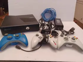Microsoft 691702314605 Xbox 360 Console/cables/controllers Sold As/is For Parts Only Read/see