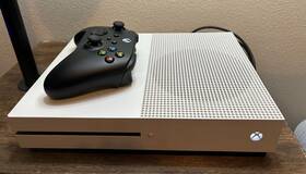 Microsoft 889842308075 Xbox One S - 1tb Ssd Back Wireless Controller Fully Serviced