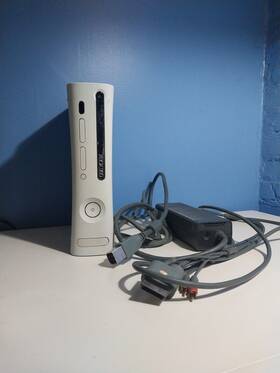 Microsoft B4j-00179 Xbox 360 Pro Launch Edition 60gb White Console