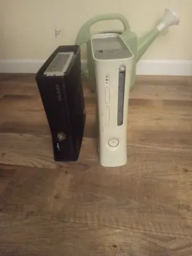 B4j00125 Microsoft Lot 2 Xbox 360 Consoles And Games No Hard Drive Or Controller Tested