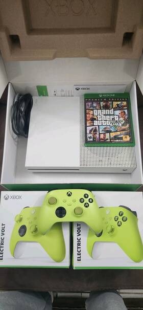 Microsoft Gau-00021 Xbox One S Lot