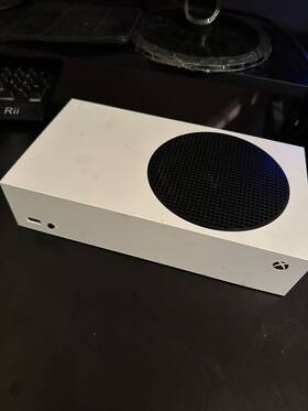 Microsoft Iyz037 Xbox Series S 512gb White Console Digital Only