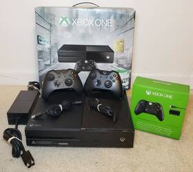 Microsoft Kf700151 Xbox One 1tb Console 2 Controllers Cables - No Games Included Excellent