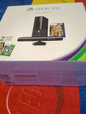 Microsoft N7v-00001 Xbox 360 E 4gb Console Does Not Work With Kinect All Wires And Controller