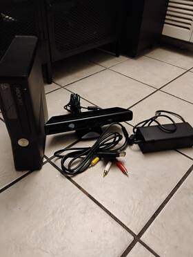 Microsoft Rkb00002 Tested Xbox 360 Slim S 120gb Console And Knect