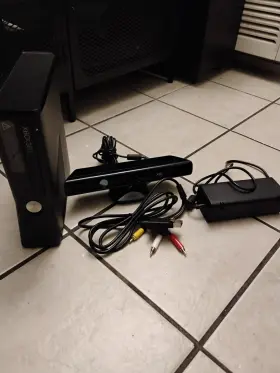 Rkb00002 Microsoft Tested Xbox 360 Slim S 120gb Console And Knect
