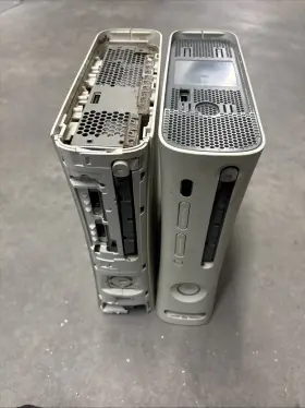 Z396 Microsoft Lot Of 2 Broken Xbox 360 Gaming System Z396 Microsoft Lot Of 2 Broken Xbox 360 Gaming System