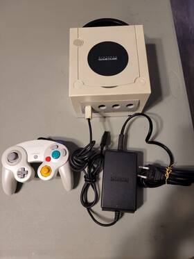 Nintendo 045496371425 Gamecube - Console Pearl White Pal Version