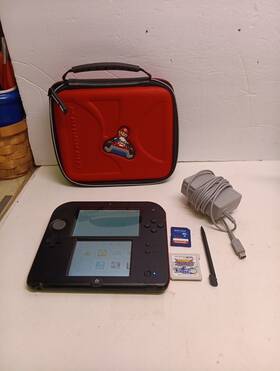 Nintendo 045496781019 2ds Red/ Black Handheld System Charger Case Sd Sonic 3ds Game Tested