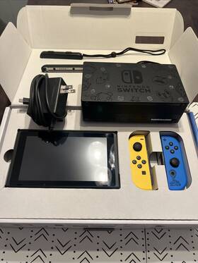 Nintendo 045496882877 Switch Fortnite Wildcat Console Bundle - Yellow/blue