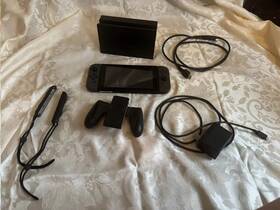 Nintendo 10056812731 Switch Console Bundle Excellent Condition Complete