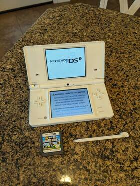 Nintendo 1870090 Dsi Handheld Console Arctic White And Super Mario Bros Game Stylus Tested
