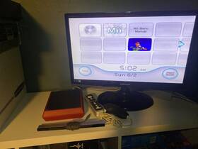 Nintendo 2102646 Wii Mini Console 2013 Model Rvl-201 Usa Red