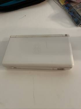 Nintendo 42009214 Ds Lite Handheld System White