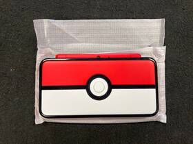 Nintendo 445496382313 New 2ds Xl Console Pokeball Pokemon Limited Edition Cib