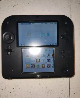 Aw70359232 Nintendo 2ds - Circlepad Rubber Missing Top And Bottom Screens Have Scratches