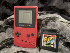 Nintendo Cg518500627 Red Inch Berry Game Boy Color With Frogger