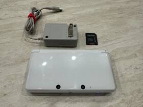 Nintendo Ctr-s-jpn-c0 3ds Ice White With Stylus Charger And 64 Gb Sd Card