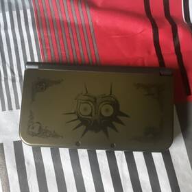 Nintendo Jmh105026530 New 3ds Ll Majoras Mask Edition Gold Handheld Console Wi-fi Black