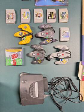 Nintendo Ns228909123 64 Bundle - Console 4 Controllers 6 Games And Memory Card