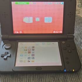 Nintendo Red-003 New 3ds Xl Black With Charger