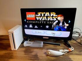 Nintendo Rvl-100 Wii Console With Lego Star Wars Complete Saga Tested And