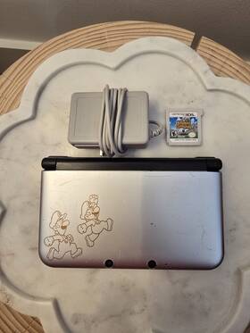 Nintendo Spr-vm-usz-c0 3ds Xl 30th Year Of Luigi Edition With Charger And Animal Crossing Nl