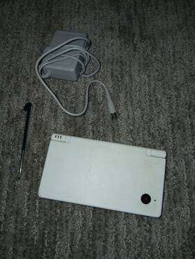 Nintendo Tw423904244 Ds Handheld System White With Purple Pen And Charger