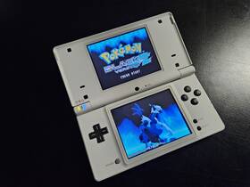 Nintendo Twlswdb1 Dsi White / 32 Gb Us Console And Charger Pokemon Gba/gb