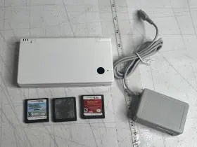 Ugs-001 Nintendo Dsi White Handheld System Tested Shrek Kung Fu Panda Goosebumps Games